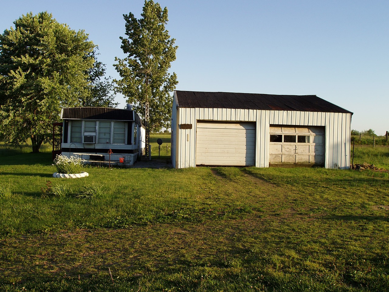 How to Create a DIY Storage System for Your Garage